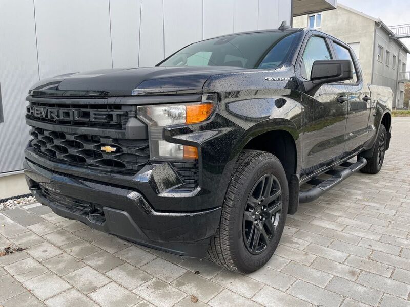 Schwarz Gebraucht 2022 Chevrolet Silverado SUV | 69.900 € - Bild 1/4