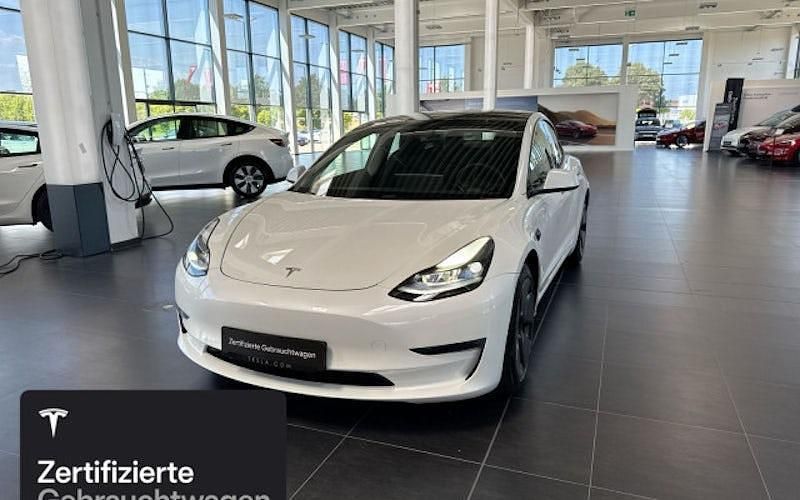 Weiß Gebraucht 2021 Tesla Model 3 Long Range Limousine | 28.400 € (Teuer) - Bild 1/4