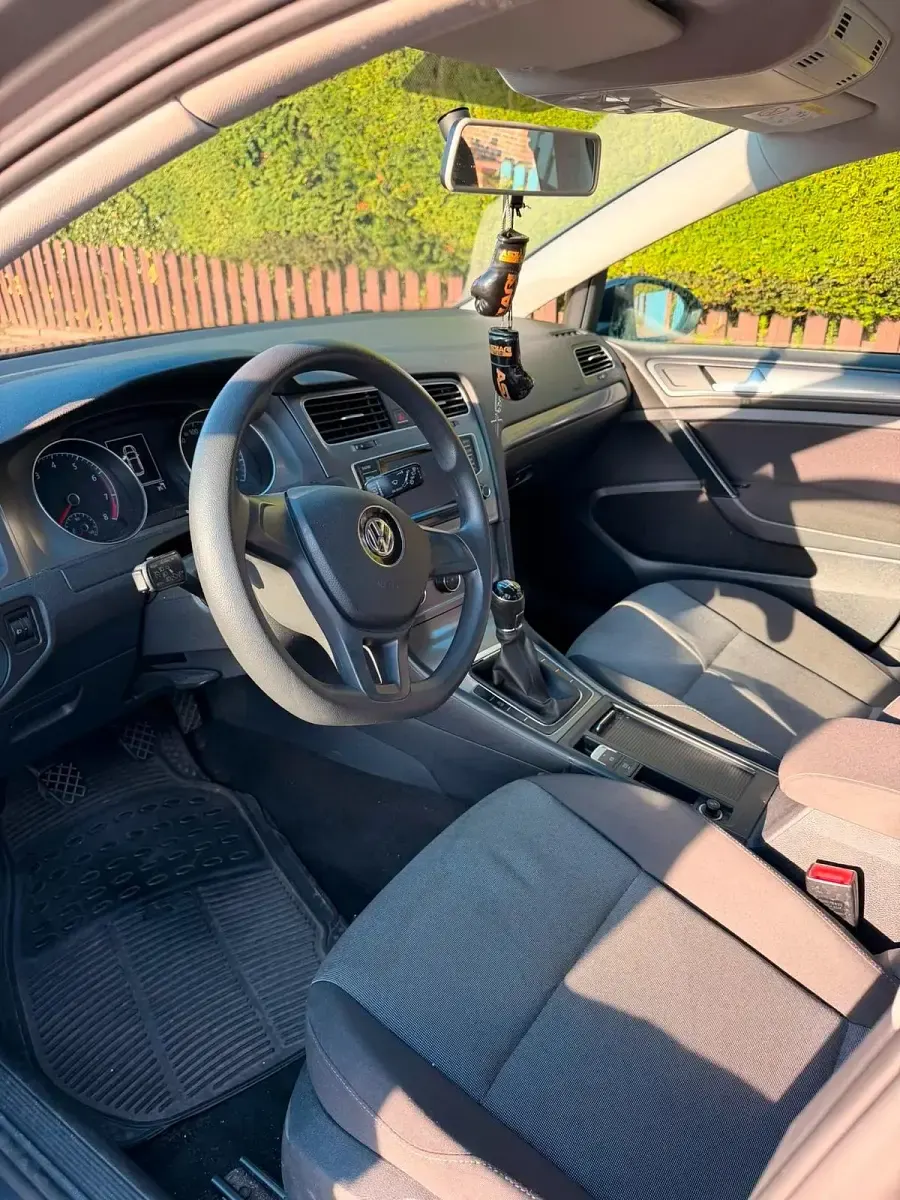 Gebraucht VW Golf VII 135 PS (99 kW) 2015 Grau Kleinwagen