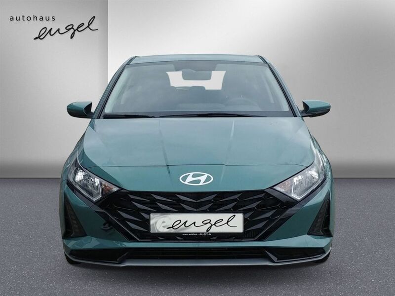 Neu Hyundai i20 Select 101 PS (74 kW) 2025 Grün Limousine