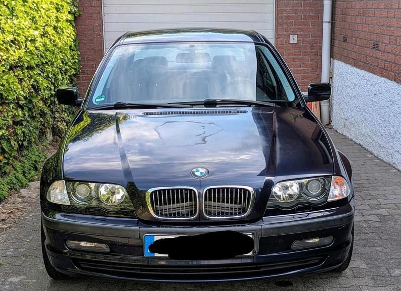 Blau Gebraucht 2000 BMW 320 Limousine | 3.300 € - Bild 1/4