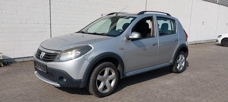 Gebraucht Dacia Sandero Stepway 84 PS (61 kW) 2011 Silber Limousine