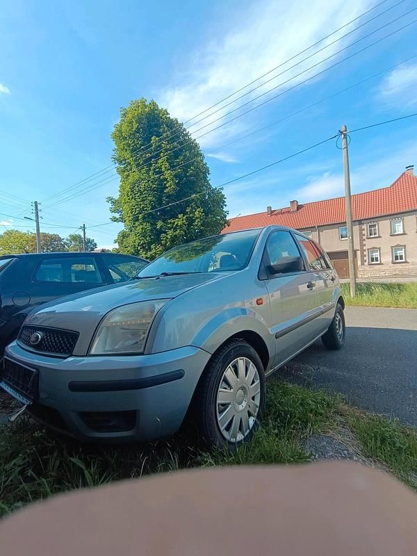 Grau Gebraucht 2005 Ford Fusion Kleinwagen | 1.500 € (Guter Preis) - Bild 1/4