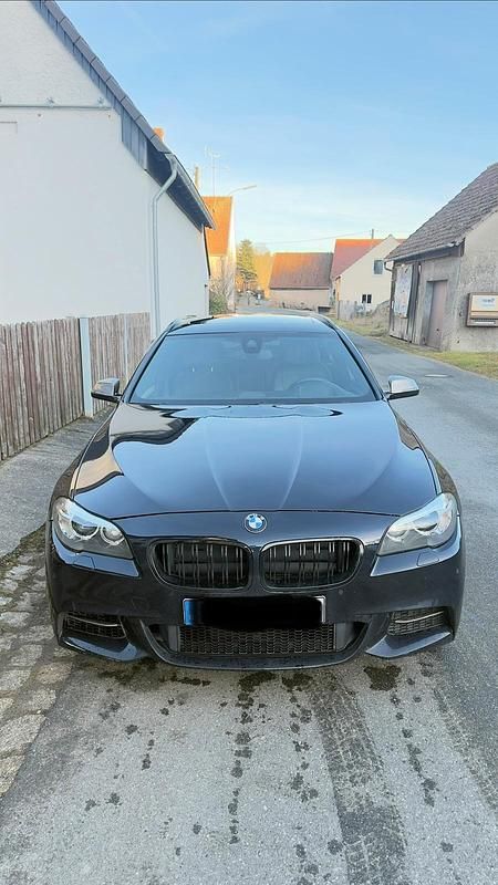 Schwarz Gebraucht 2014 BMW M550 Limousine | 22.500 € (Fairer Preis) - Bild 1/4