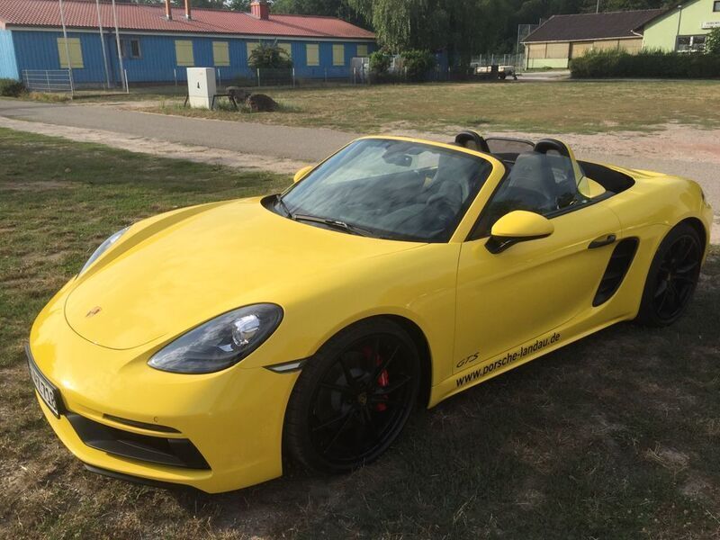 Gelb Gebraucht 2018 Porsche Boxster GTS Cabrio | 73.718 € (Teuer) - Bild 1/4