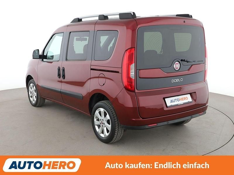 Gebraucht Fiat Doblò Lounge 120 PS (88 kW) 2015 Rot Van / Kleinbus