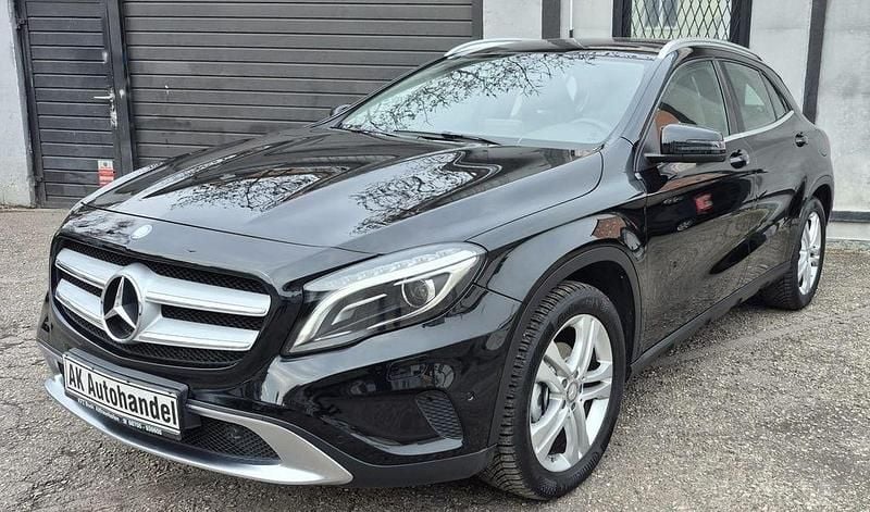 Gebraucht Mercedes GLA200 156 PS (114 kW) 2016 Schwarz SUV