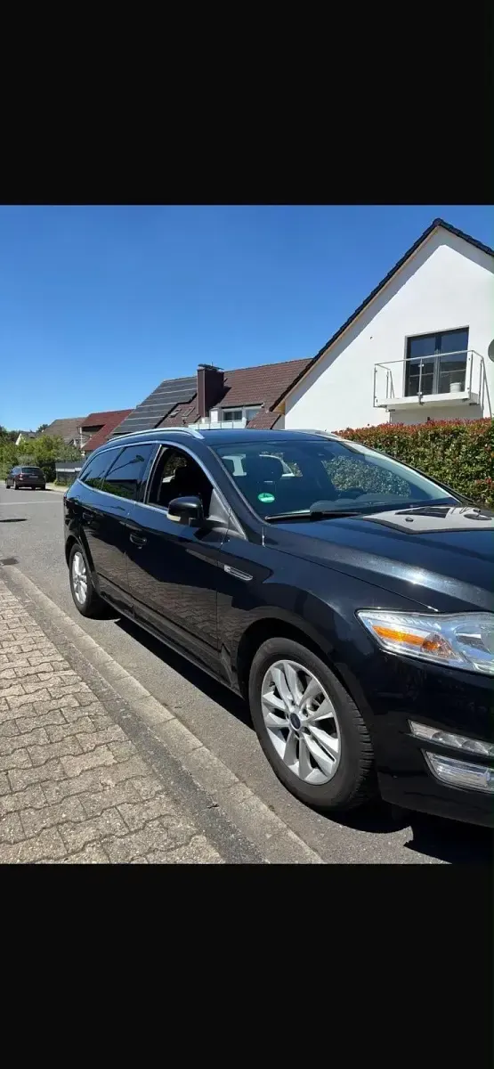 Gebraucht Ford Mondeo 140 PS (102 kW) 2014 Schwarz Kombi