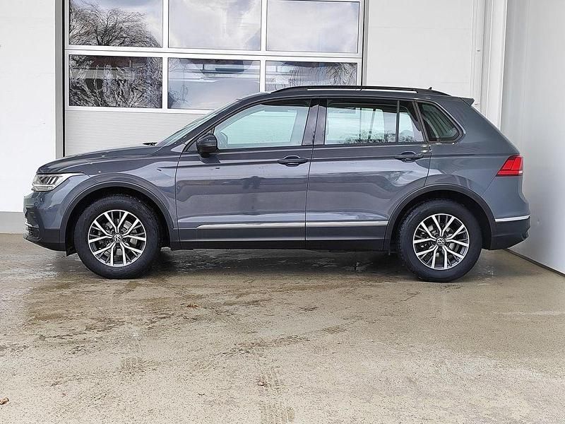 Gebraucht VW Tiguan Life 150 PS (110 kW) 2022 Delfingrau metallic SUV
