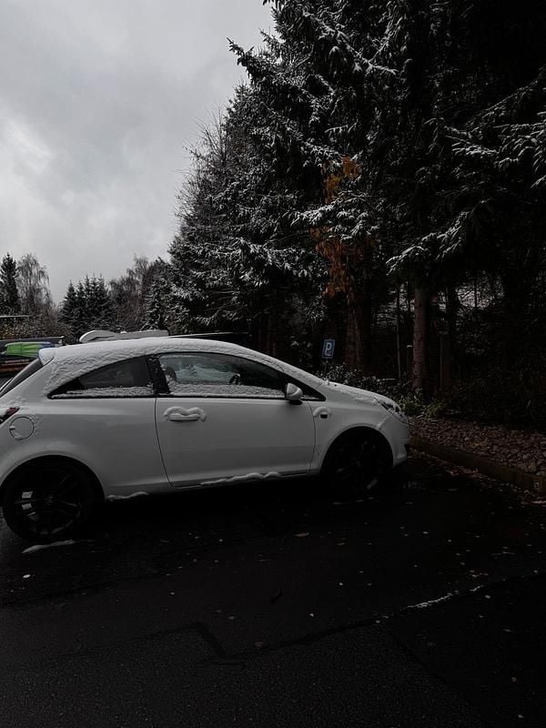 Gebraucht Opel Corsa 101 PS (74 kW) 2010 Weiß Coupé