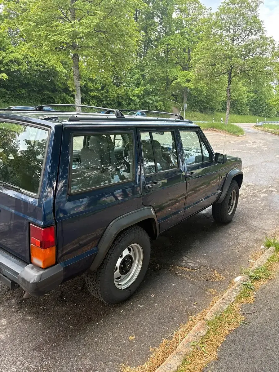 Gebraucht Jeep Cherokee 184 PS (135 kW) 1995 Blau SUV