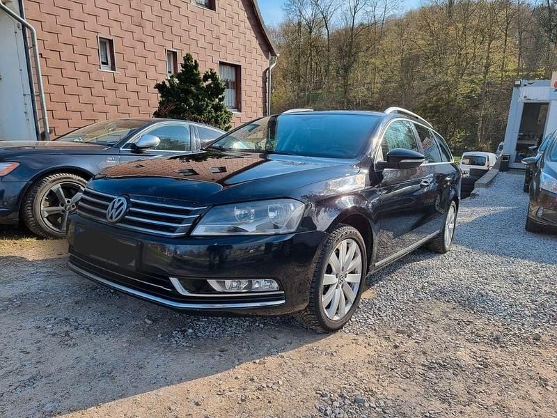 Gebraucht VW Passat Highline 140 PS (102 kW) 2014 Schwarz Kombi