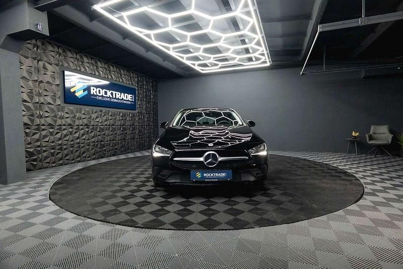 Gebraucht Mercedes CLA180 150 PS (110 kW) 2023 Nachtschwarz Limousine