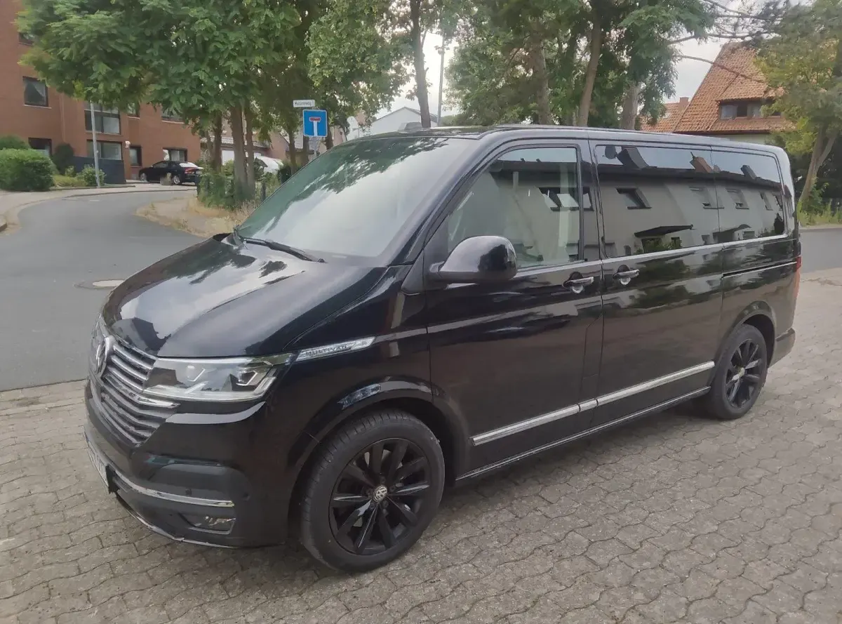Gebraucht VW Multivan 204 PS (150 kW) 2021 Schwarz Van / Kleinbus