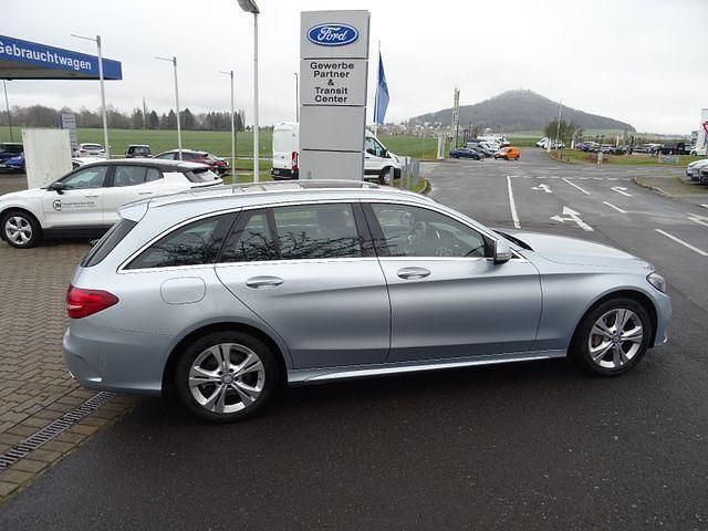 Gebraucht Mercedes C180 AMG line 156 PS (114 kW) 2016 Diamantsilber  metalliclack Kombi