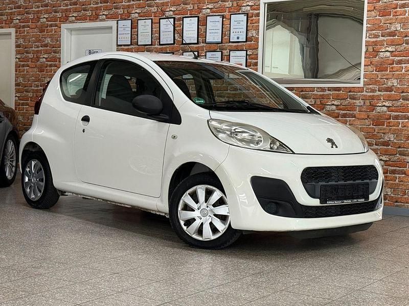 Weiß Gebraucht 2013 Peugeot 107 Access Kleinwagen | 3.480 € (Fairer Preis) - Bild 1/4
