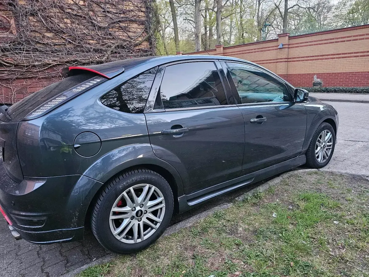 Gebraucht Ford Focus 109 PS (80 kW) 2009 Andere farben Limousine