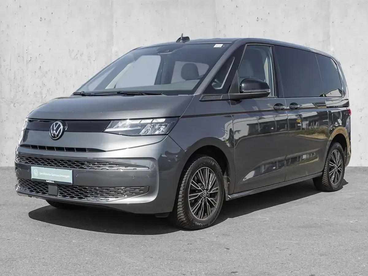 Gebraucht VW Multivan Basis 150 PS (110 kW) 2024 Grau Van / Kleinbus