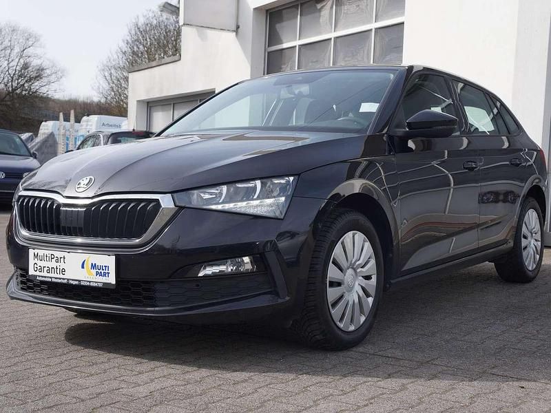 Gebraucht Skoda Scala Cool Plus 95 PS (69 kW) 2022 Schwarzmagic perleffekt Kleinwagen