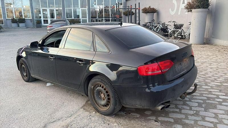 Gebraucht Audi A4 Attraction 120 PS (88 kW) 2009 Schwarz Limousine