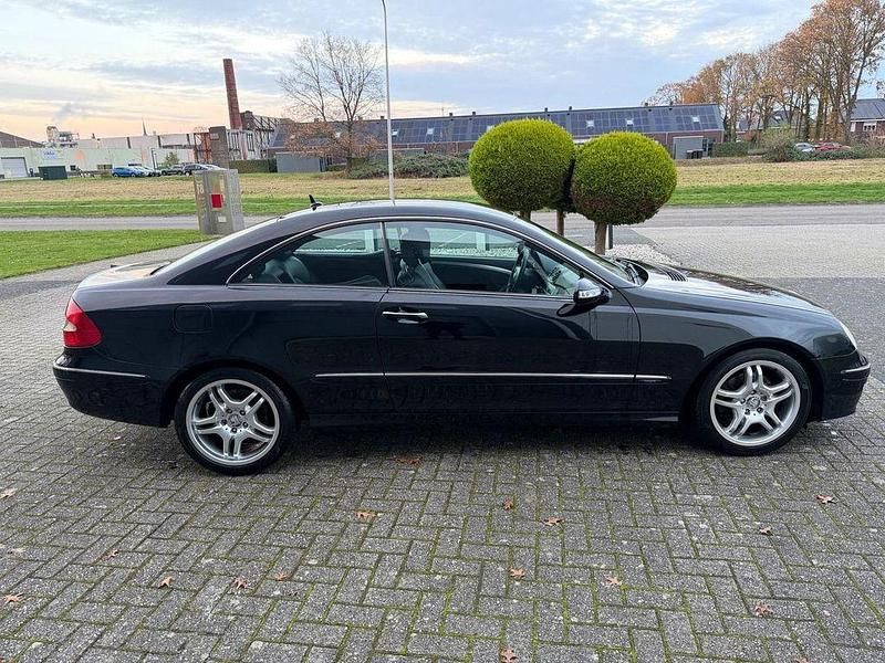 Gebraucht Mercedes CLK280 Avantgarde 231 PS (169 kW) 2008 Schwarz Coupé