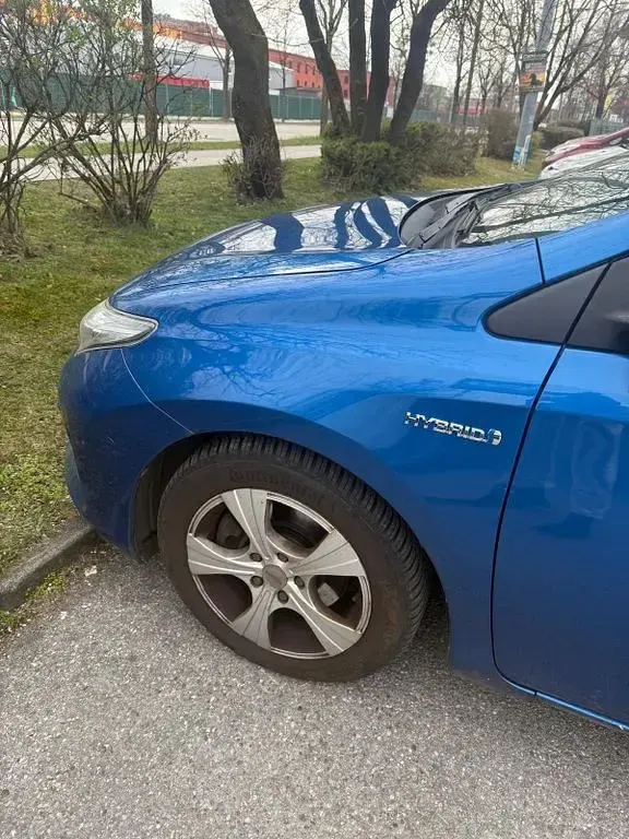 Gebraucht Toyota Auris Edition 136 PS (100 kW) 2012 Blau Limousine