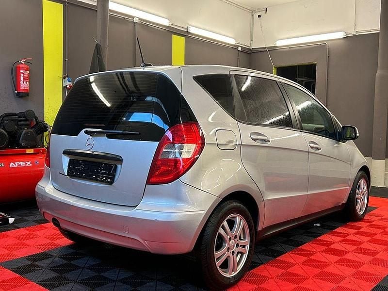 Gebraucht Mercedes A160 82 PS (60 kW) 2011 Silber Limousine