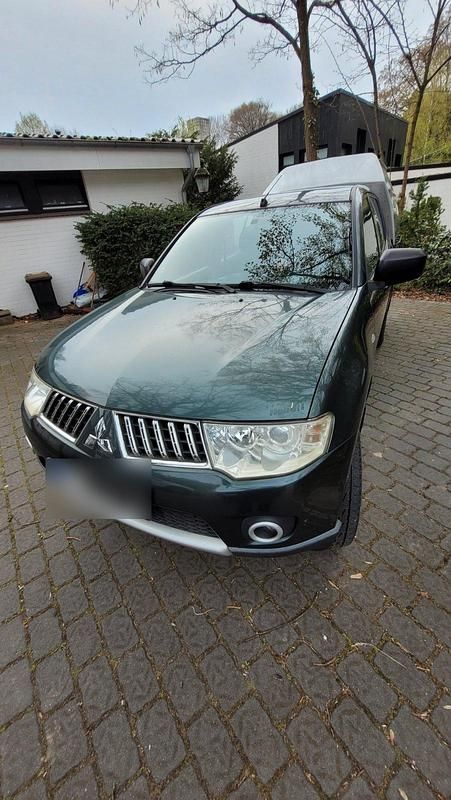 Second-hand Mitsubishi L200 2010 Verde Pickup