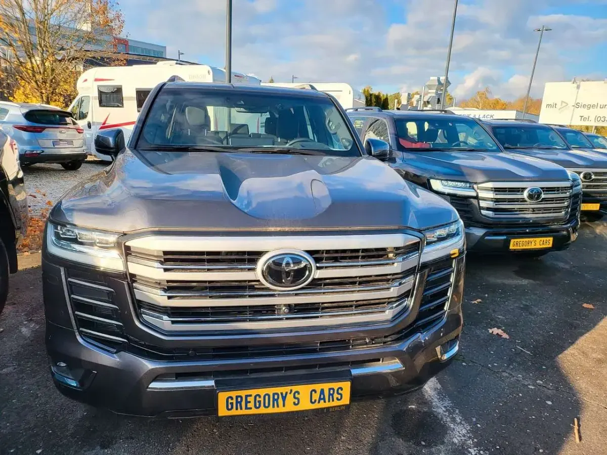 Gebraucht Toyota Land Cruiser 303 PS (222 kW) 2023 Grau SUV