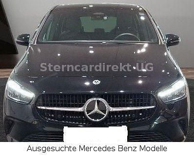 Kosmosschwarzmetallic Gebraucht 2024 Mercedes B200 Progressive Van / Kleinbus | 31.600 € (Guter Preis) - Bild 1/4