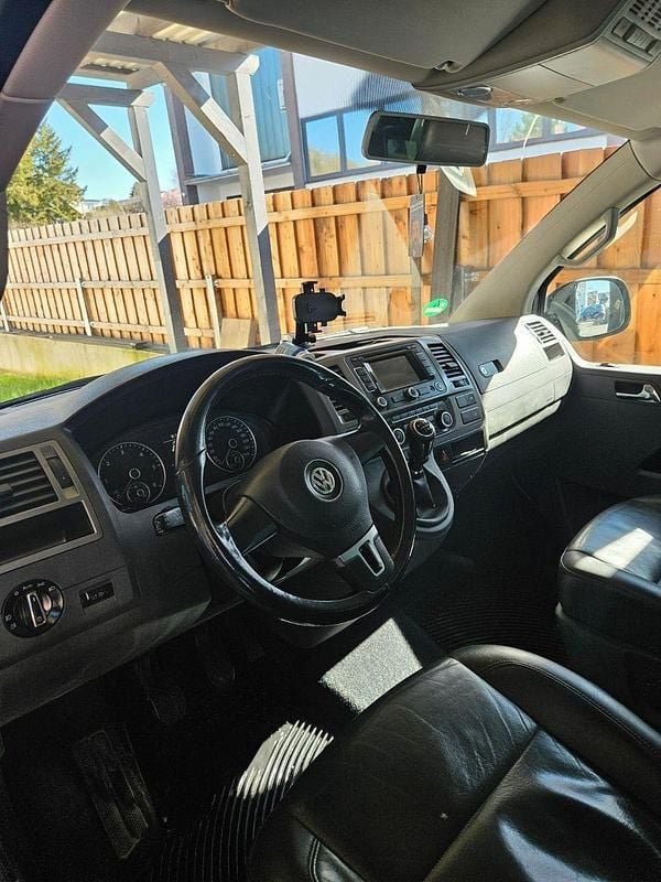 Gebraucht VW T5 140 PS (102 kW) 2014 Schwarz Van