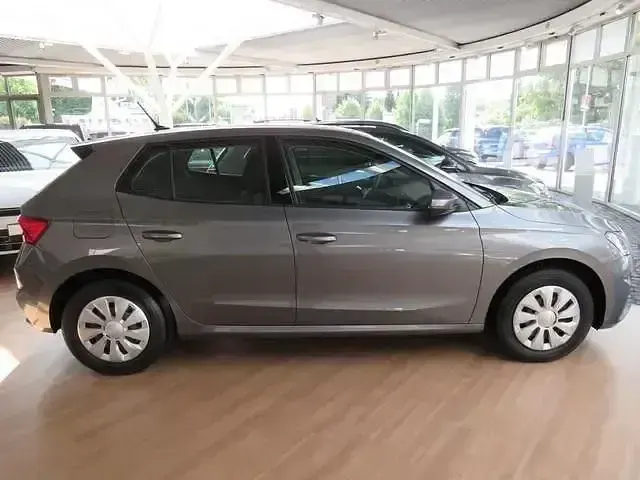Gebraucht Skoda Fabia Active 95 PS (69 kW) 2022 Grau Kleinwagen