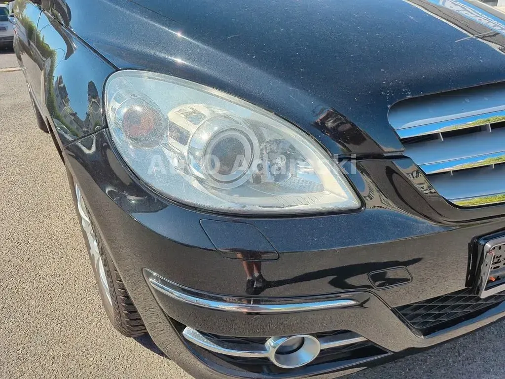 Gebraucht Mercedes B180 116 PS (85 kW) 2009 Schwarz Van / Kleinbus