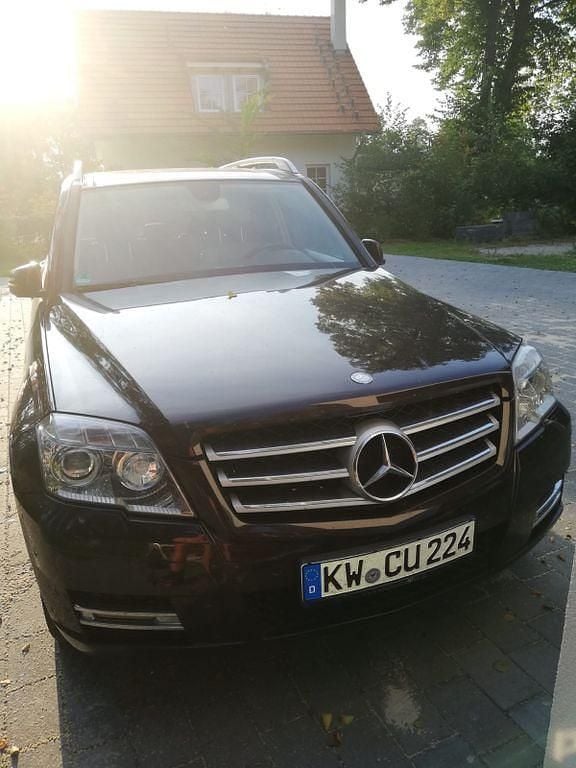 Braun Gebraucht 2011 Mercedes GLK350 SUV | 8.888 € (Etwas zu teuer) - Bild 1/4