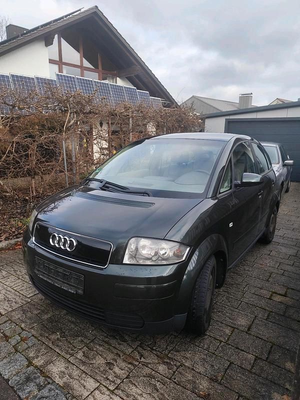 Grün Gebraucht 2001 Audi A2 Kleinwagen | 3.900 € (Etwas zu teuer) - Bild 1/4