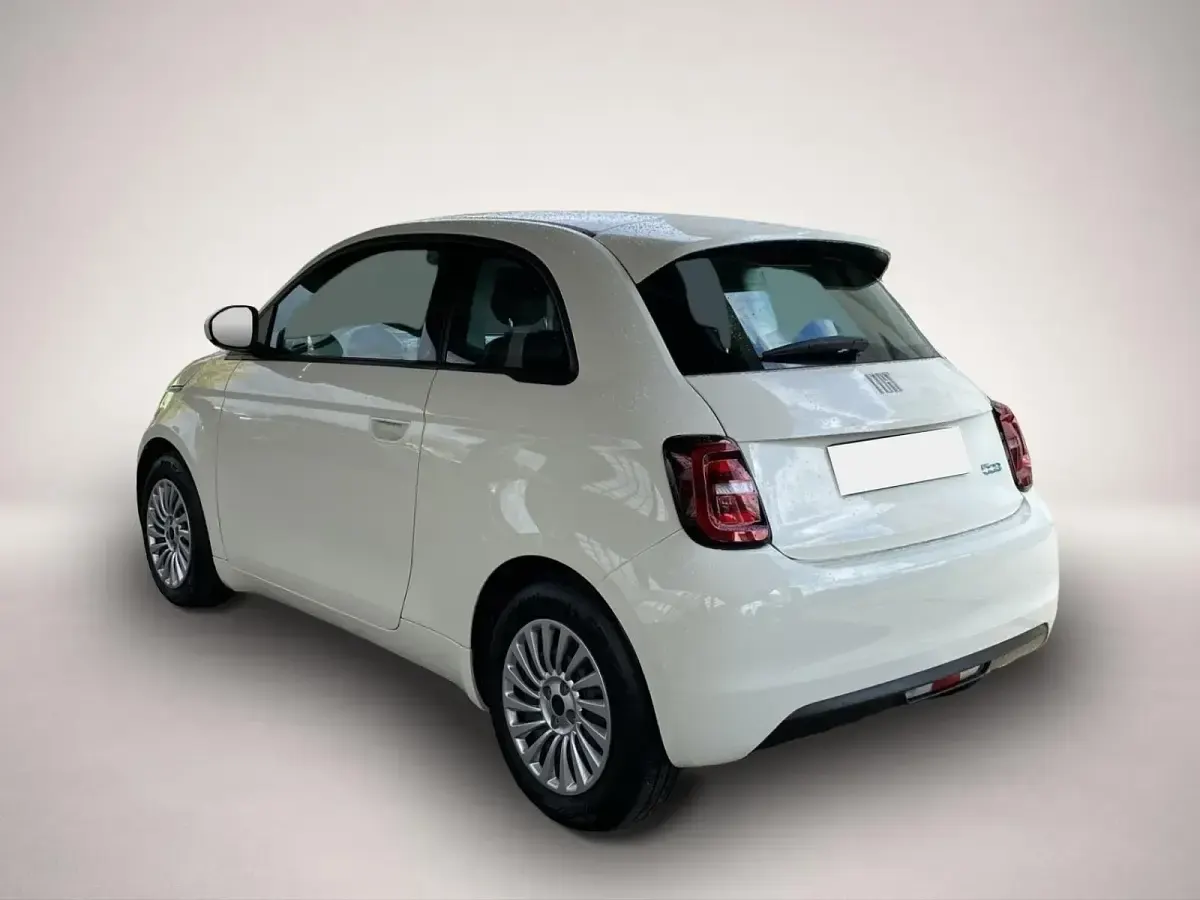 Gebraucht Fiat 500e 86 kW (118 PS) 2023 Manufacturer Limousine