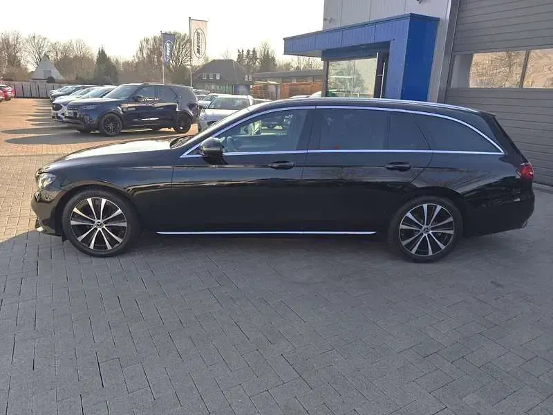 Gebraucht Mercedes E300 Avantgarde 245 PS (180 kW) 2018 Schwarz Kombi