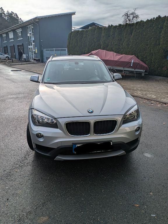 Silber Gebraucht 2013 BMW X1 xLine SUV | 8.000 € (Fairer Preis) - Bild 1/4