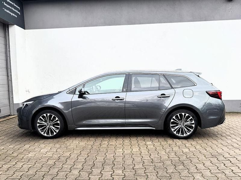 Gebraucht Toyota Corolla Team 152 PS (111 kW) 2024 Grau Kombi