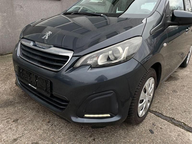 Gebraucht Peugeot 108 Active 69 PS (50 kW) 2015 Grau Kleinwagen