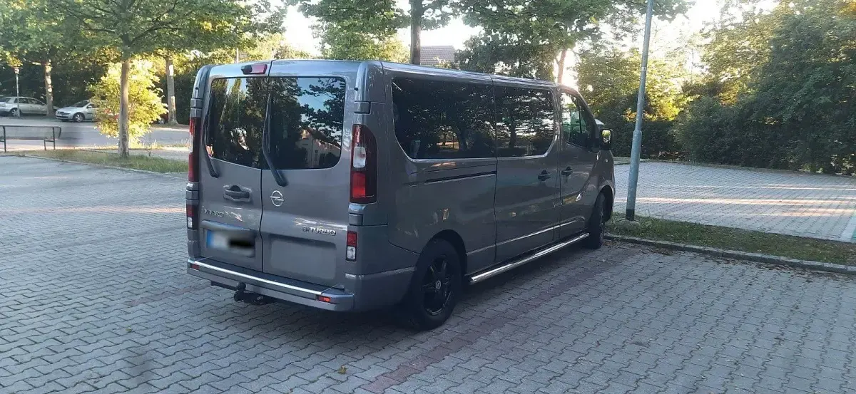Gebraucht Opel Vivaro 125 PS (91 kW) 2016 Silber Van / Kleinbus