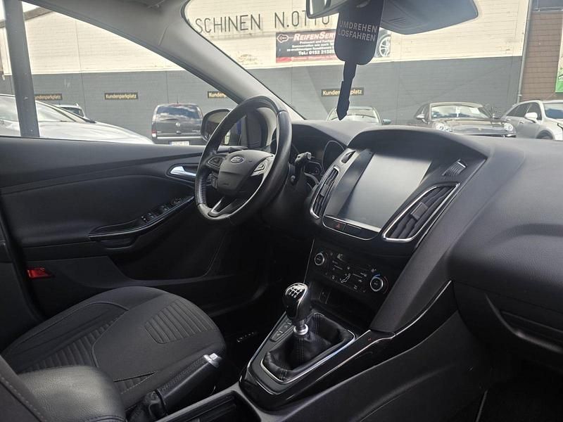 Gebraucht Ford Focus Titanium 150 PS (110 kW) 2016 Blau Kombi
