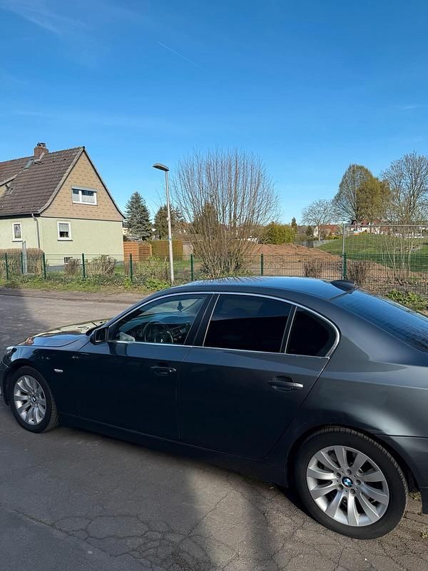 Gebraucht BMW 520 177 PS (130 kW) 2008 Grau Limousine