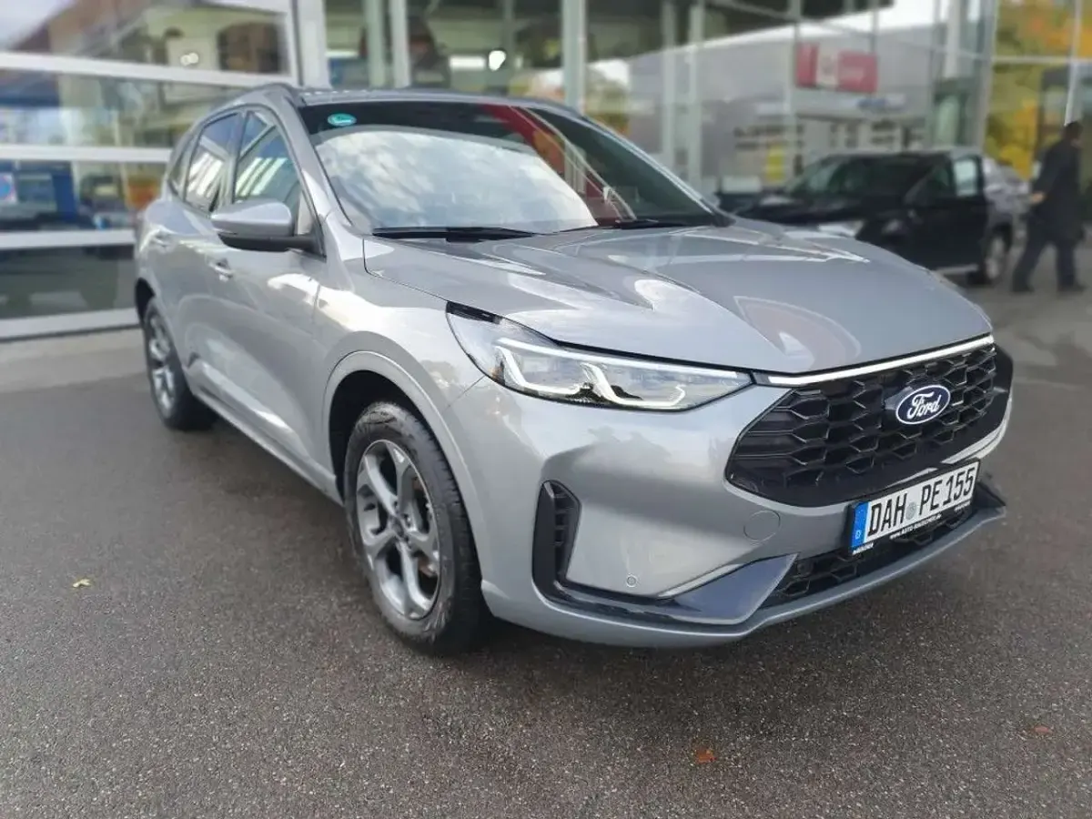 Gebraucht Ford Kuga ST-Line 182 PS (133 kW) 2025 Solar silver metallic SUV