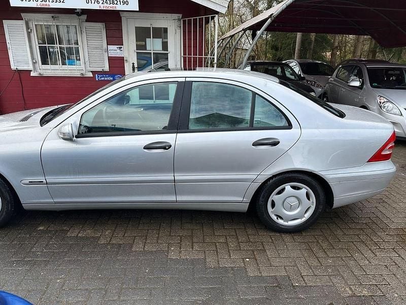 Gebraucht Mercedes 200 163 PS (119 kW) 2003 Silber Limousine