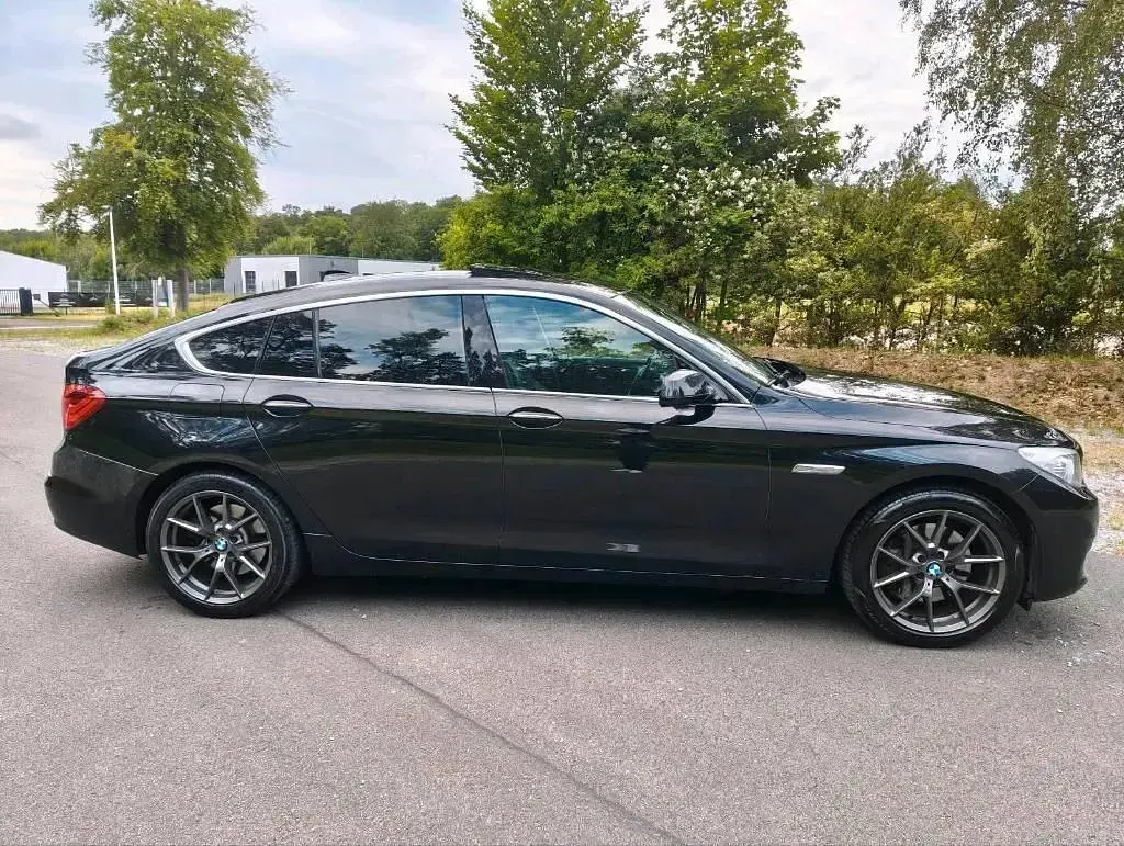 Gebraucht BMW 530 245 PS (180 kW) 2011 Schwarz Limousine
