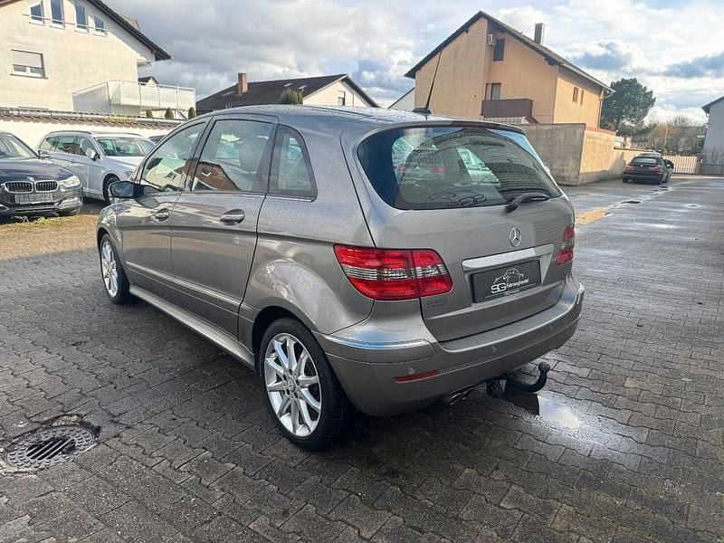 Gebraucht Mercedes E200 193 PS (141 kW) 2006 Grau Limousine