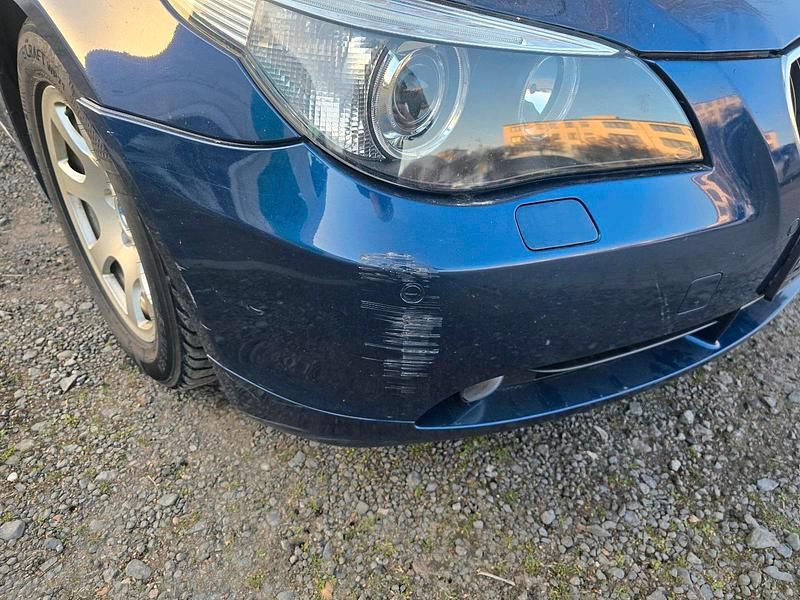 Gebraucht BMW 530 215 PS (158 kW) 2004 Blau Kombi