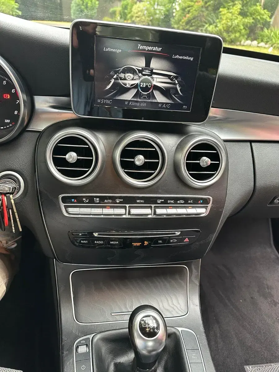 Gebraucht Mercedes C160 129 PS (94 kW) 2015 Limousine