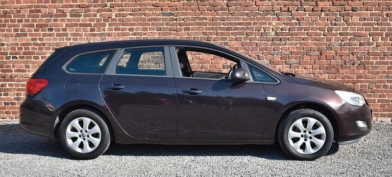 Gebraucht Opel Astra 140 PS (102 kW) 2012 Braun Kombi